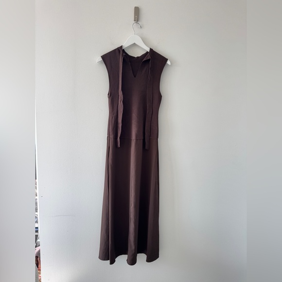 ASTR THE LABEL High Neck Tie Back Brown Midi Dress M - Picture 4 of 6